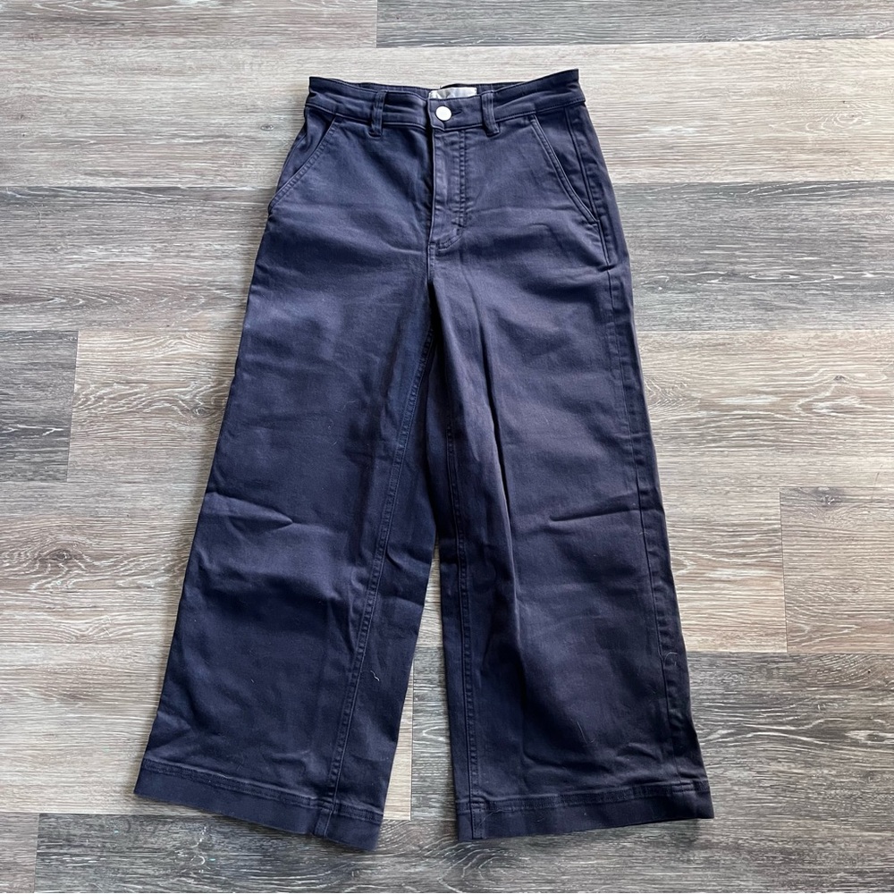 Everlane Wide Leg Crop Pant in Navy Blue